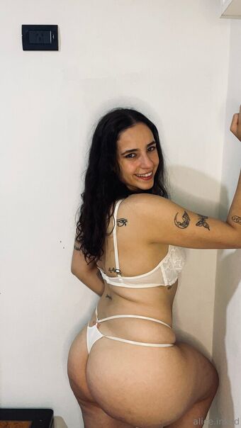 ninalvarezx04
