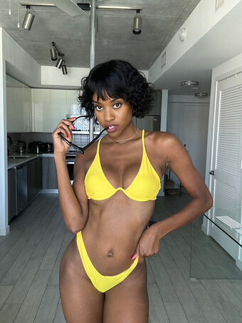 onlybombshell Meztelen Kiszivárgások OnlyFans Fotó 40