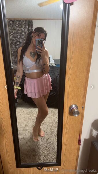 PeekingCheeks Meztelen Kiszivárgások OnlyFans Fotó 2