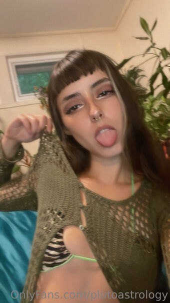 plutoastrology Meztelen Kiszivárgások OnlyFans Fotó 16
