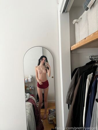 prettyyangell Meztelen Kiszivárgások OnlyFans Fotó 32