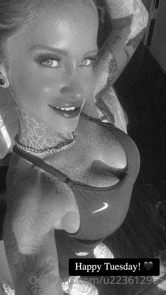 R33 Meztelen Kiszivárgások OnlyFans Fotó 3