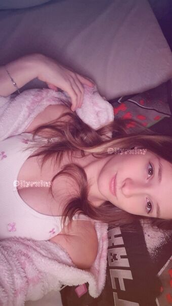 Rainyy Meztelen Kiszivárgások OnlyFans Fotó 12
