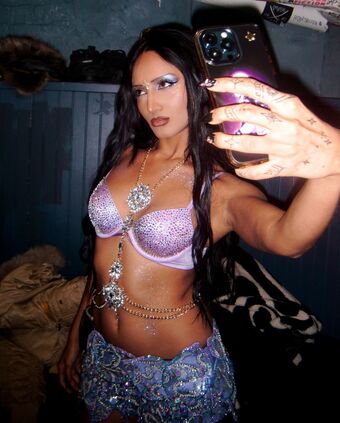 Rhea Raj Meztelen Kiszivárgások OnlyFans Fotó 5