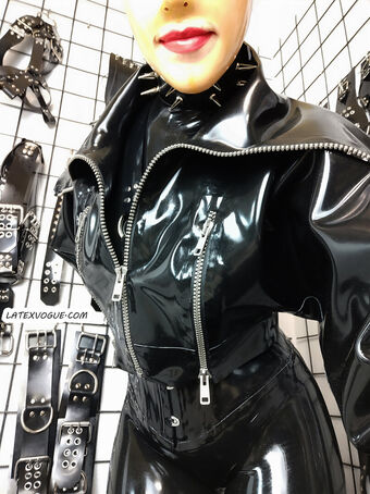 rubberhell Meztelen Kiszivárgások OnlyFans Fotó 3