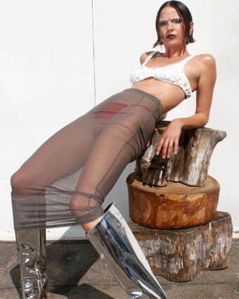 Shelley Hennig Meztelen Kiszivárgások OnlyFans Fotó 54