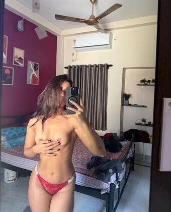 Simi Das Meztelen Kiszivárgások OnlyFans Fotó 56