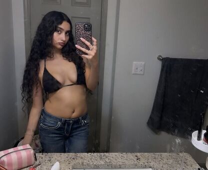 simmarss Meztelen Kiszivárgások OnlyFans Fotó 2