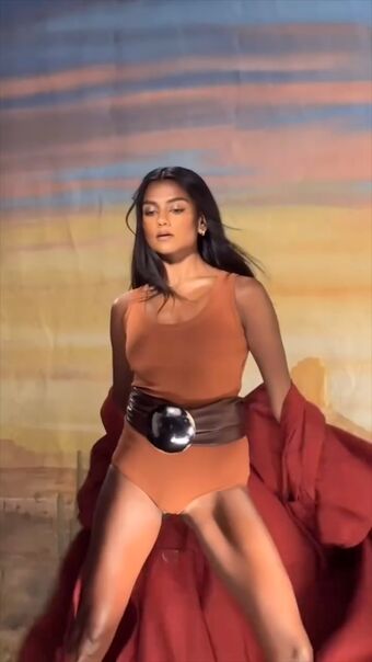 Simone Ashley Meztelen Kiszivárgások OnlyFans Fotó 128