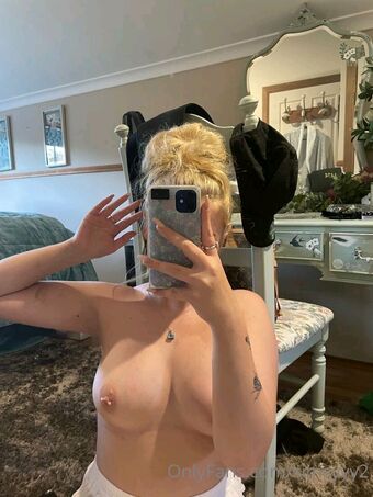 simsyyy__ Meztelen Kiszivárgások OnlyFans Fotó 5