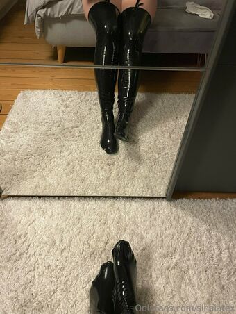 sinalatex Meztelen Kiszivárgások OnlyFans Fotó 32