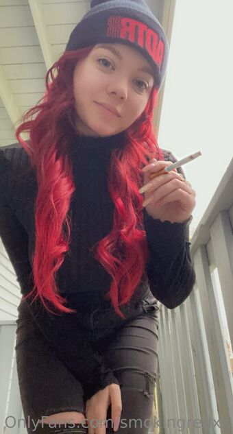smokingredxx Meztelen Kiszivárgások OnlyFans Fotó 34
