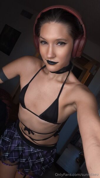 sun4daez Meztelen Kiszivárgások OnlyFans Fotó 12