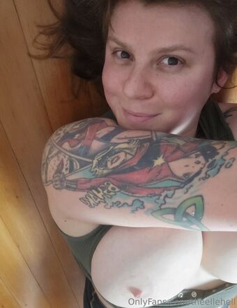 theellehell Meztelen Kiszivárgások OnlyFans Fotó 22