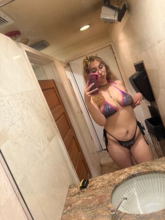 thickyvicky4 Meztelen Kiszivárgások OnlyFans Fotó 1