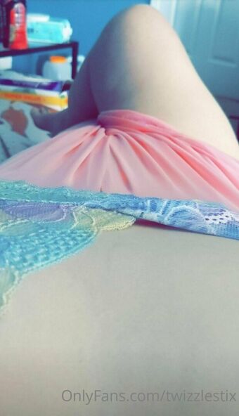 twizzlestix Meztelen Kiszivárgások OnlyFans Fotó 2