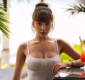 Valerie Moncherie (valeriemoncherie)