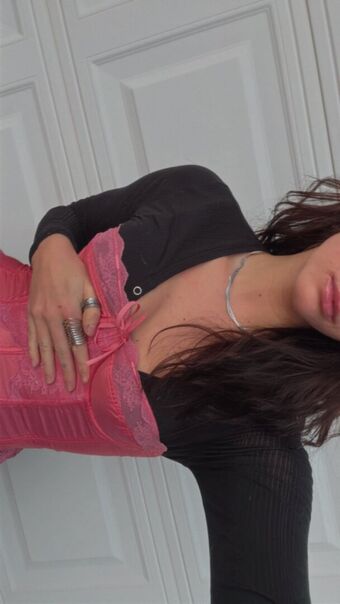 Willow Shields Meztelen Kiszivárgások OnlyFans Fotó 220