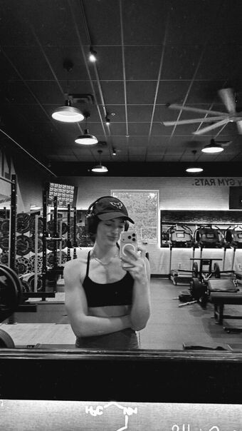 Willow Shields Meztelen Kiszivárgások OnlyFans Fotó 226