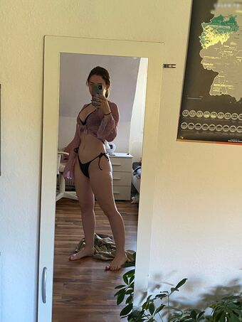 Zarahchan Meztelen Kiszivárgások OnlyFans Fotó 30